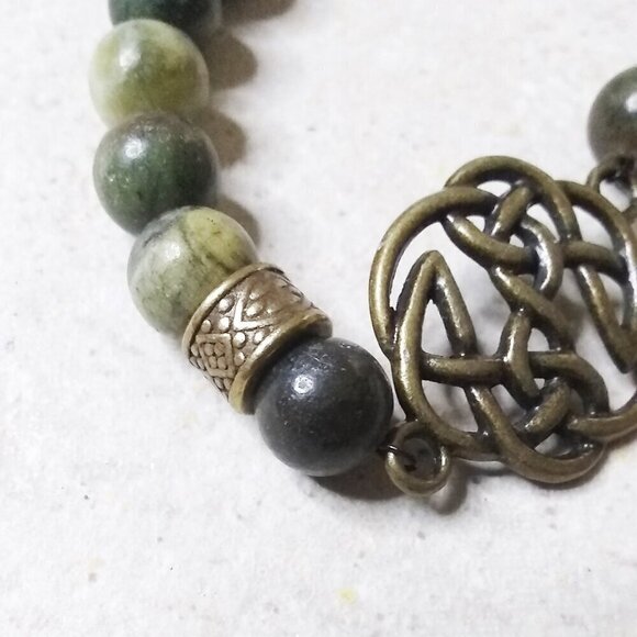 Celtic Knot & Green Jasper Beaded Toggle Bracelet. Pagan. Nordic. Earth Mother. - Picture 4 of 8
